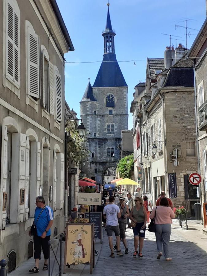 Appartement 48M2 Pour 6 Personnes Au Centre Ville Historique Avec Parking Gratuit Et Une Borne De Recharge Pour Voiture A 10 Metres Avallon Ngoại thất bức ảnh