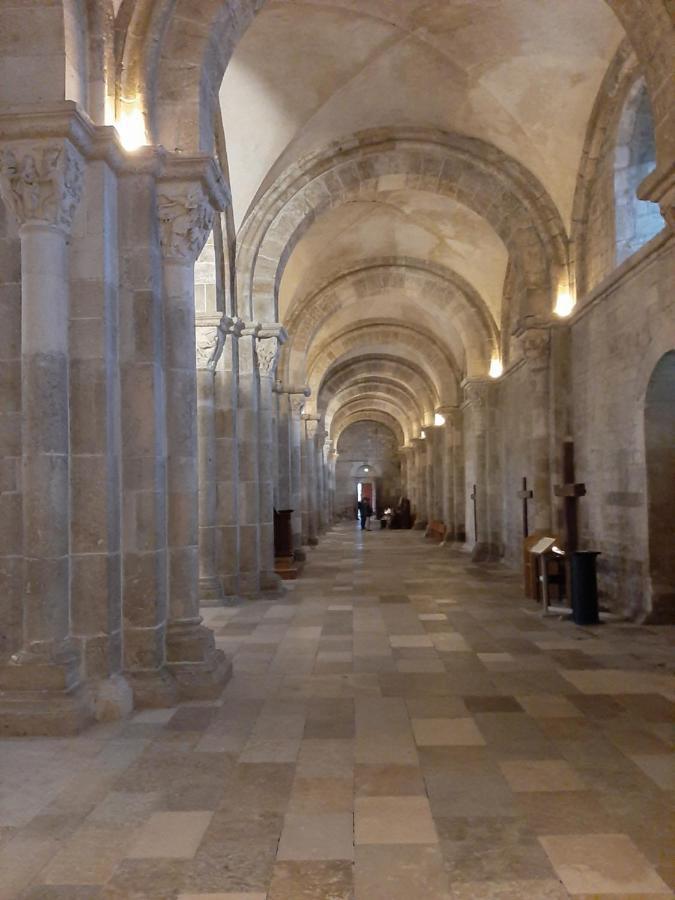 Appartement 48M2 Pour 6 Personnes Au Centre Ville Historique Avec Parking Gratuit Et Une Borne De Recharge Pour Voiture A 10 Metres Avallon Ngoại thất bức ảnh